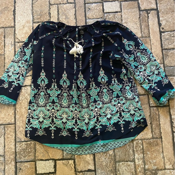 Top - Picture 1 of 2